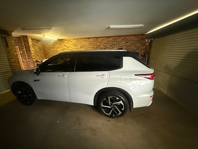 Pop detailing by Luigi
